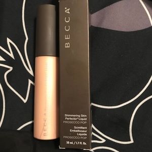 Becca liquid highlighter